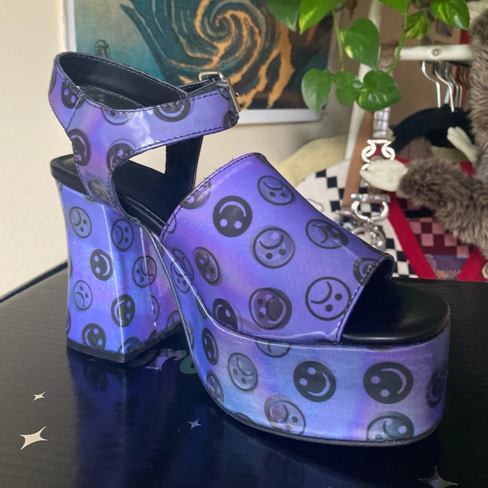 HOROSCOPEZ kaleidoscope peep toe platform heels